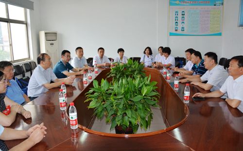 濟醫(yī)附院領(lǐng)導及專家與巨野縣中醫(yī)院領(lǐng)導及科室主任座談