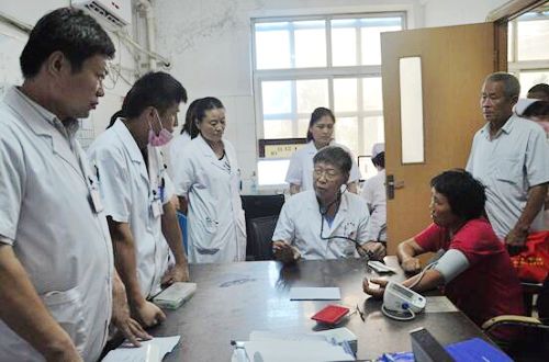 群眾心坎上的及時雨——濟醫(yī)附院專家到巨野中醫(yī)院二次幫扶