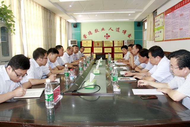 魯信集團(tuán)領(lǐng)導(dǎo)來(lái)成武縣院參觀考察醫(yī)養(yǎng)結(jié)合養(yǎng)老服務(wù)模式