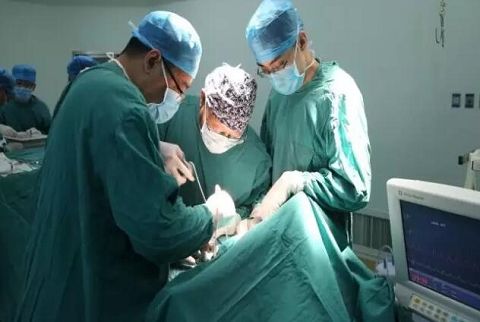 濰坊市中醫(yī)院率先開展微創(chuàng)下頸前路零切跡椎間融合技術(shù)治療頸椎病