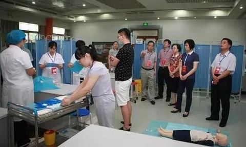 濟南市中心醫(yī)院承辦濟南市改善醫(yī)療服務(wù)暨醫(yī)師崗位技能大賽并奪魁