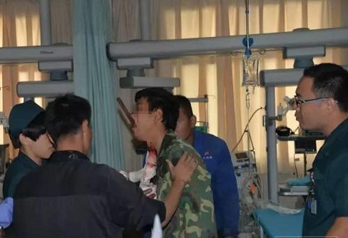 驚險！濱州一小伙嘴里插進1.5米鋼筋 濱醫(yī)附院多科室聯(lián)合手術3小時取出