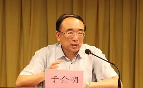 8月30日，山東省腫瘤醫(yī)院隆重召開專業(yè)細(xì)化工作啟動(dòng)大會(huì)，院長(zhǎng)于金明作重要講話，黨委書記、副院長(zhǎng)許培文主持會(huì)議，副院長(zhǎng)李寶生宣讀了專業(yè)細(xì)化工作方案和有關(guān)事項(xiàng)。院領(lǐng)導(dǎo)班子成員、放療科、內(nèi)科、婦瘤科的全體醫(yī)生及護(hù)士長(zhǎng)、職能部門中層干部共計(jì)約300人參加了會(huì)議