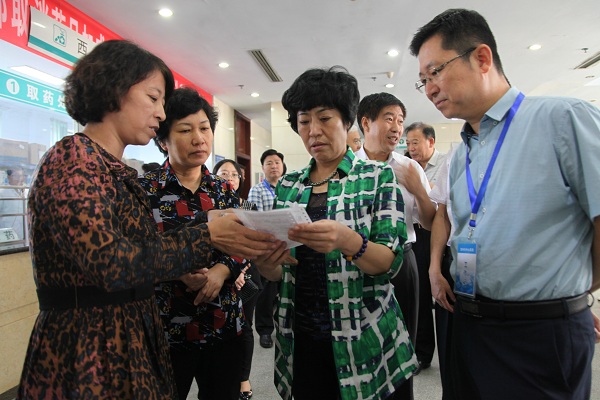 市政協(xié)領(lǐng)導(dǎo)到濱州市中心醫(yī)院調(diào)研醫(yī)改工作