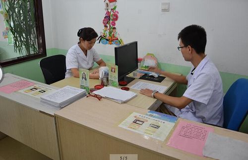 膠州市中云街道社區(qū)衛(wèi)生服務(wù)中心開展國慶節(jié)前環(huán)境衛(wèi)生整治工作