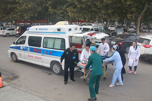 青州市人民醫(yī)院舉行突發(fā)事件緊急醫(yī)學(xué)救援演練