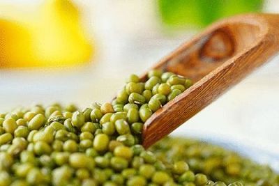 霧霾來(lái)襲，最容易引起肺部和呼吸道疾病了，我們?cè)谌粘Ｉ钪锌梢酝ㄟ^(guò)飲食來(lái)改善霧霾天帶來(lái)的負(fù)面影響，今天來(lái)一起學(xué)習(xí)一下吧!