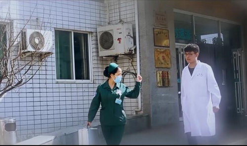 急診科護(hù)士割肝救  《守護(hù)天使》獲全國(guó)護(hù)士微電影大獎(jiǎng)