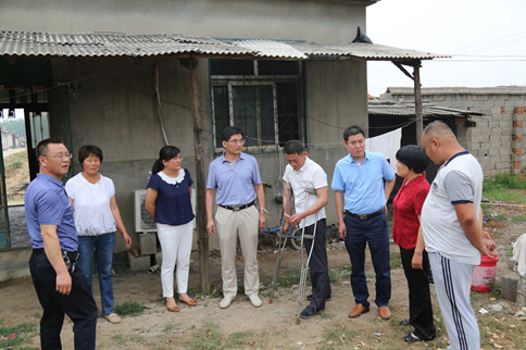 新泰市中醫(yī)院到汶南鎮(zhèn)捐款獻(xiàn)愛心義診送健康