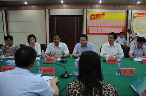 國家衛(wèi)計委綜合監(jiān)督局到棗莊市調(diào)研衛(wèi)生計生監(jiān)督機構(gòu)標準化建設(shè)工作