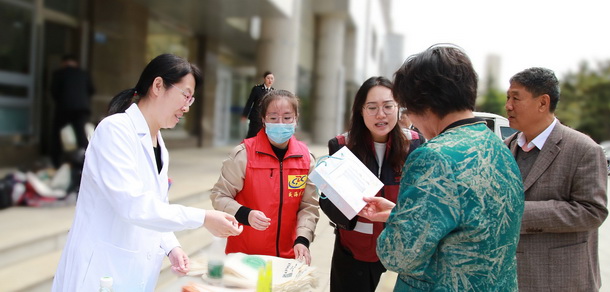 威海市胸科醫(yī)院開(kāi)展“全國(guó)瘧疾日”宣傳活動(dòng)