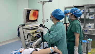 冰糕棍卡喉入胃，8歲娃命懸一線！諸城市人民醫(yī)院內(nèi)鏡“妙手”化危機(jī)