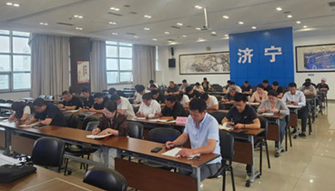 濟(jì)寧市市場監(jiān)督管理局舉辦全市肉制品生產(chǎn)企業(yè)風(fēng)險(xiǎn)管控暨落實(shí)食品安全“主體責(zé)任”培訓(xùn)班