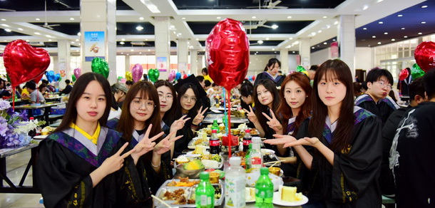 濱州醫(yī)學(xué)院2025年畢業(yè)典禮暨學(xué)位授予儀式舉行