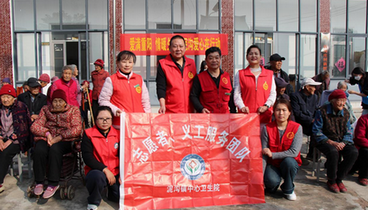 臺(tái)兒莊區(qū)泥溝鎮(zhèn)中心衛(wèi)生院開(kāi)展“愛(ài)滿重陽(yáng) 情暖夕陽(yáng)”健康義診活動(dòng)