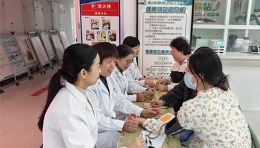 梁山縣婦女兒童醫(yī)院：開(kāi)展醫(yī)療巡診活動(dòng)，把健康送到居民家門口