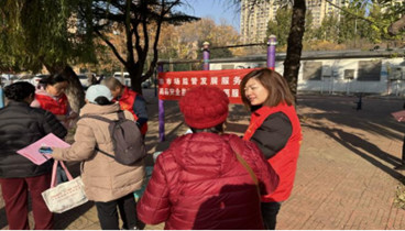 濰坊市市場監(jiān)管發(fā)展服務(wù)中心開展“藥品安全進社區(qū)”科普宣傳活動