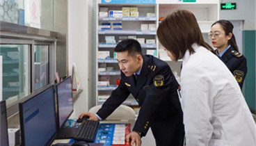 筑牢節(jié)日用藥安全屏障！濟南市市場監(jiān)管局開展春節(jié)前藥品市場專項檢查