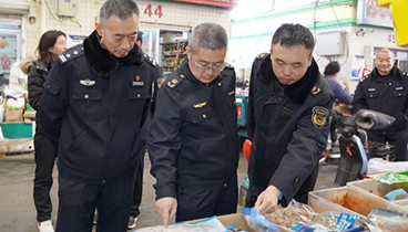 濰坊市市場監(jiān)管局、市公安局聯(lián)合開展節(jié)日市場食品安全專項檢查