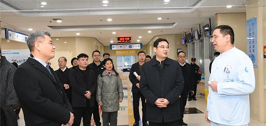 金馬迎春啟新程，情系一線暖醫(yī)心|濟寧市第一人民醫(yī)院領導班子慰問在崗職工