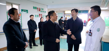 德州市領(lǐng)導(dǎo)走訪慰問(wèn)山東大學(xué)齊魯醫(yī)院德州醫(yī)院一線醫(yī)護(hù)人員