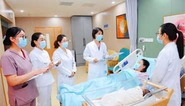 濟(jì)寧醫(yī)學(xué)院附屬醫(yī)院“2025年度優(yōu)質(zhì)服務(wù)集體”家庭化溫馨產(chǎn)房（太白湖）：為孕產(chǎn)婦及新生兒提供更優(yōu)質(zhì)高效照護(hù)