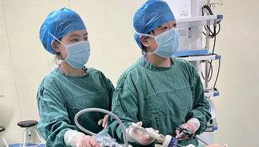 “游走”的節(jié)育環(huán)致子宮穿孔，鄧倩倩團(tuán)隊(duì)宮腹腔鏡微創(chuàng)手術(shù)化險(xiǎn)為夷